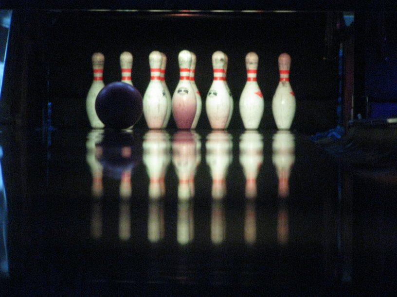 bowling4300.jpg