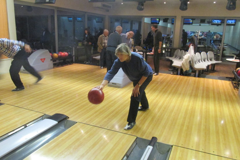 bowling2733.jpg